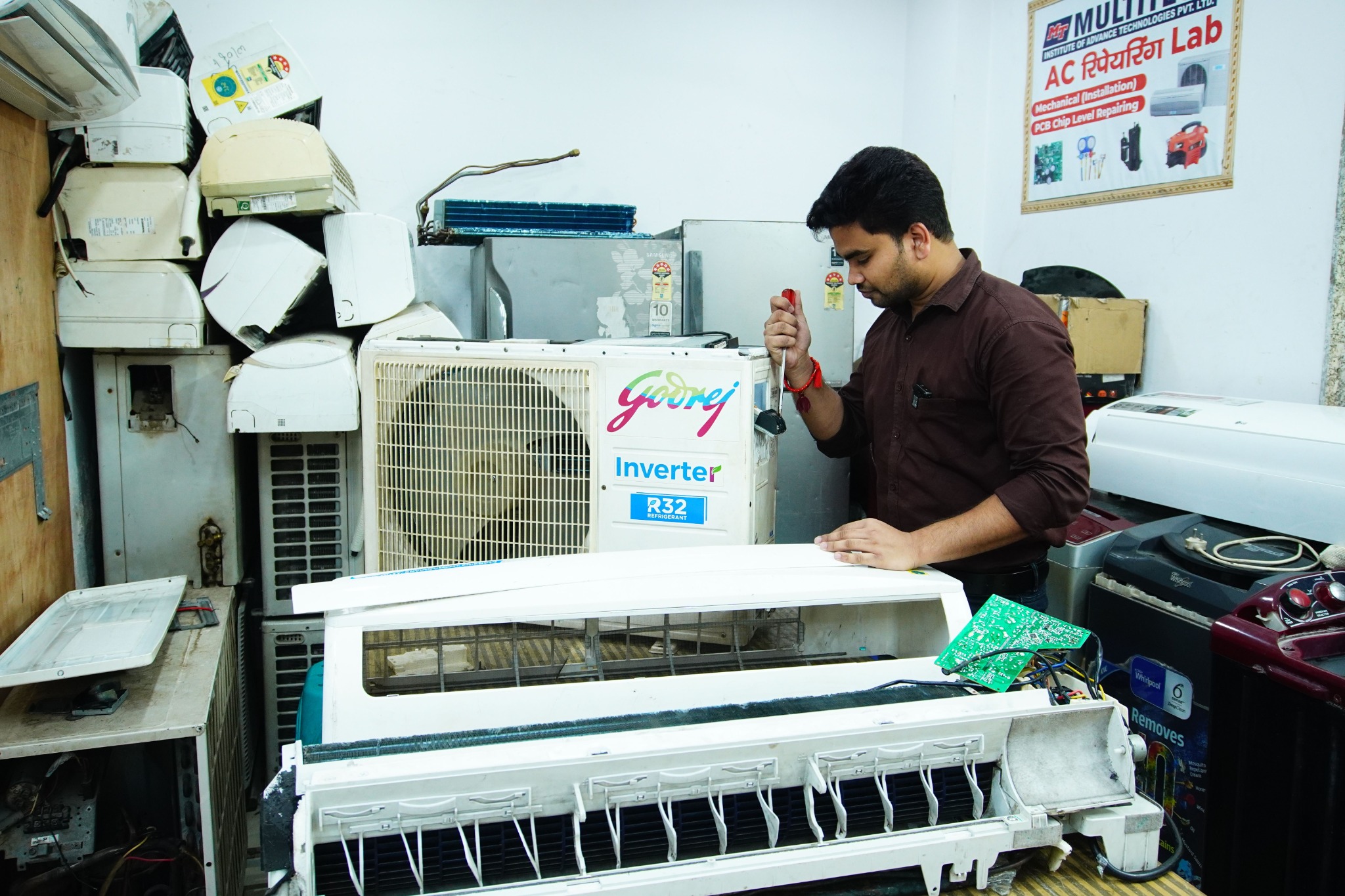 Appliance repair technician